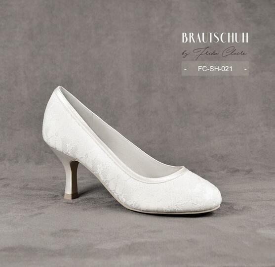 glücksmoment. Brautmode | Accessoires