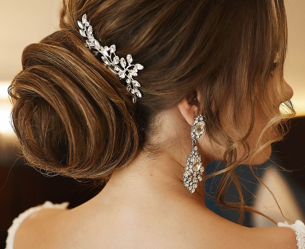 Haarschmuck und Brautschuhe